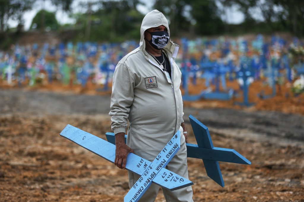 Brasil supera las 113.000 muertes y camina a los 3,6 millones de contagios