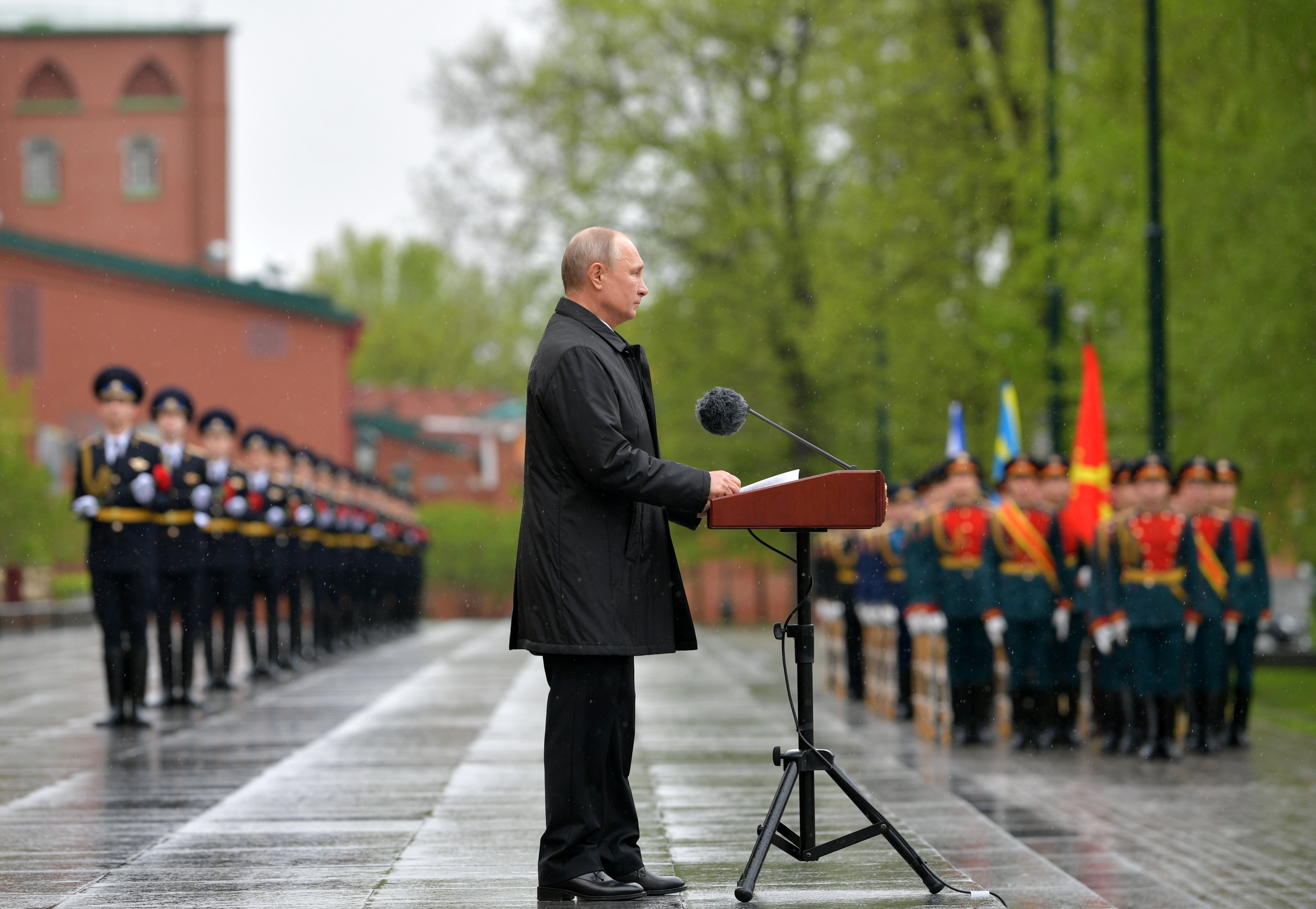 Putin no descarta presentarse de nuevo a las presidenciales