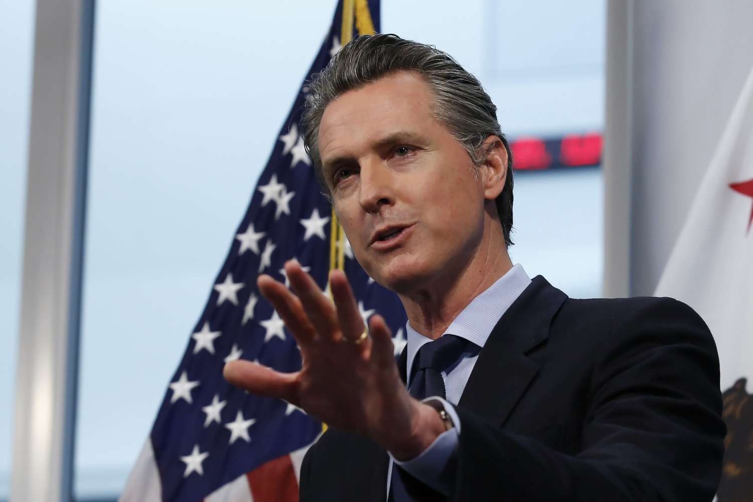 El alcalde de San Diego insta a Newsom a que los condados decidan cuándo reabrir