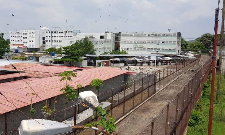 Solo zamuros quedaron en el Centro Penitenciario de los Llanos tras desalojo de reclusos (Fotos)