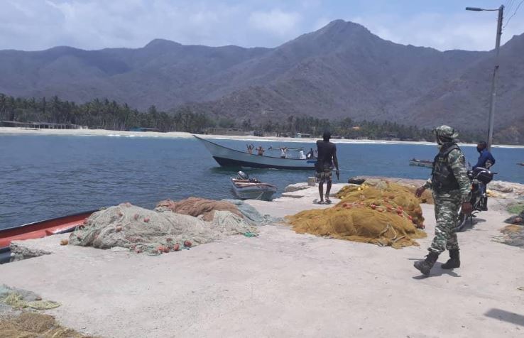 Así llegó la lancha que trajo al grupo detenido por el régimen de Maduro en Chuao (Video)