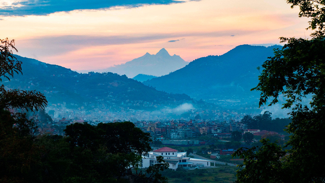 La cuarentena por coronavirus deja ver el monte Everest a 200 kim de distancia (Foto)