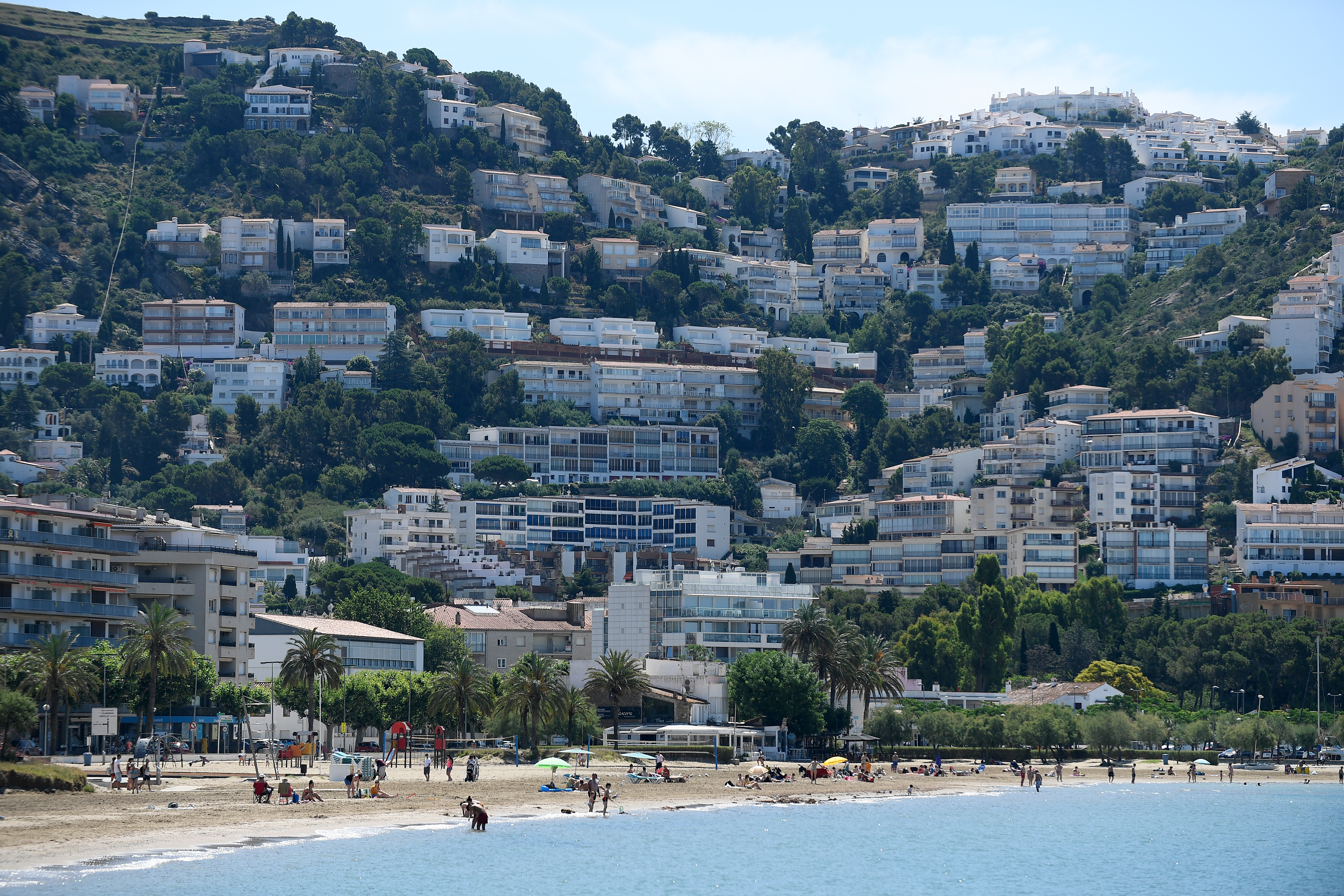 Así se vive la nueva normalidad turística en la costa española con extranjeros (FOTOS)