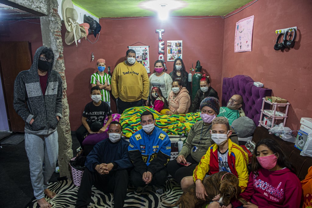 Una familia venezolana completa lucha por vencer al coronavirus en Perú