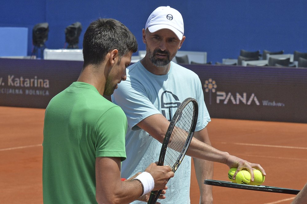 Entrenador de Djokovic dio positivo para coronavirus