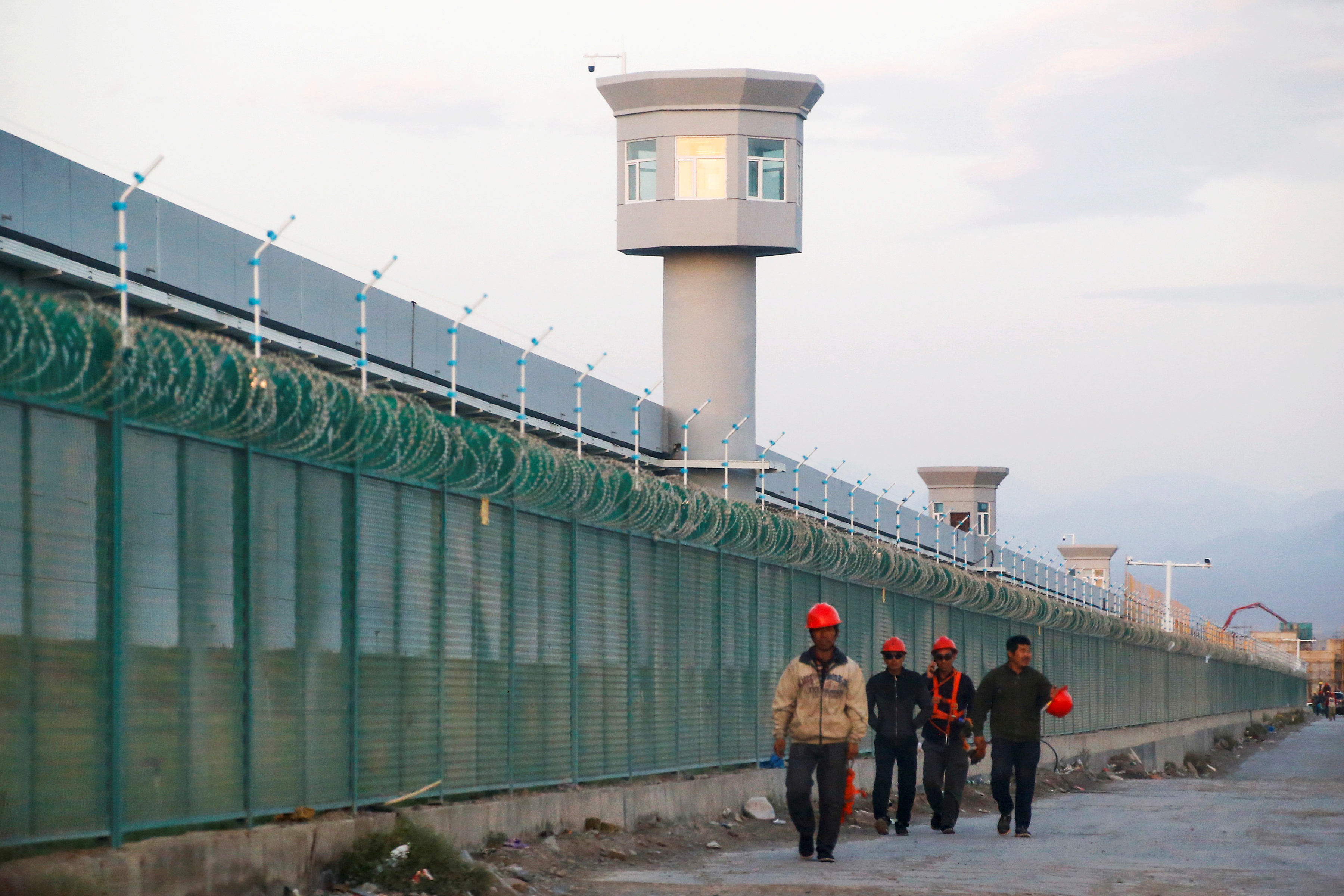 Trump promulga una ley para presionar a China sobre el trato a los uigures