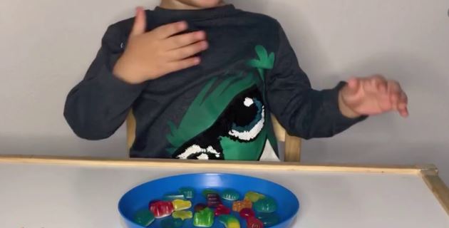 #CandyChallenge, el reto viral que pone a prueba la paciencia de los pequeños (Video)