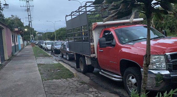 Lo que el régimen oculta: Largas colas por gasolina se registran en Táchira este #29jun (Fotos)