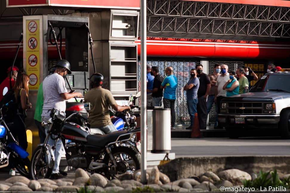 Habla la calle: ¿Qué opina sobre el precio de la gasolina en dólares? (VIDEO)