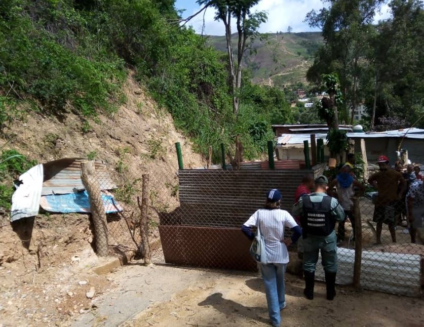 Las invasiones toman terreno en Ruiz Pineda: Vecinos temen por su seguridad (FOTOS)