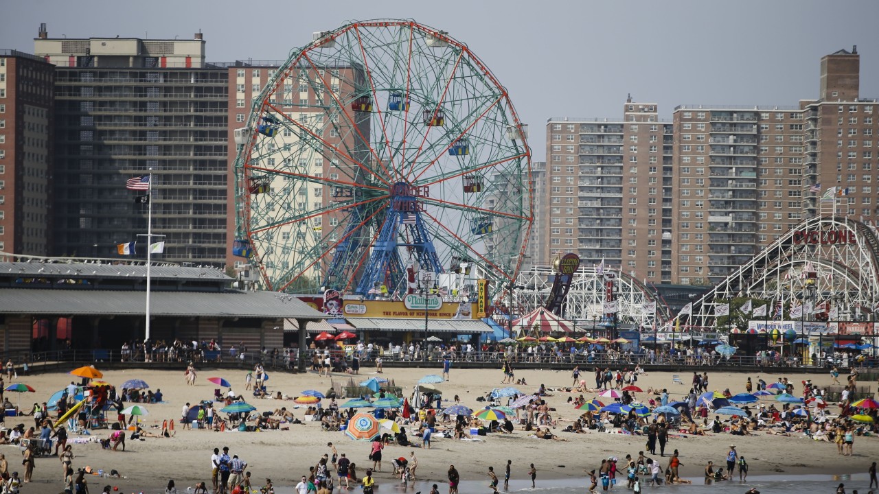 Las playas de Nueva York abrirán a los nadadores en julio