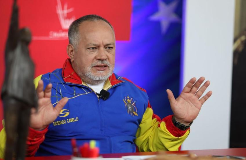 Diosdado anuncia que se “incorpora a sus actividades” tras recuperarse del coronavirus