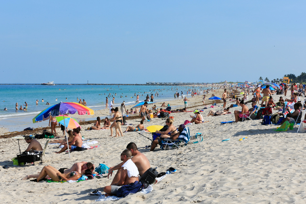 Florida ve segundo día consecutivo de más de 2,000 nuevos casos de coronavirus