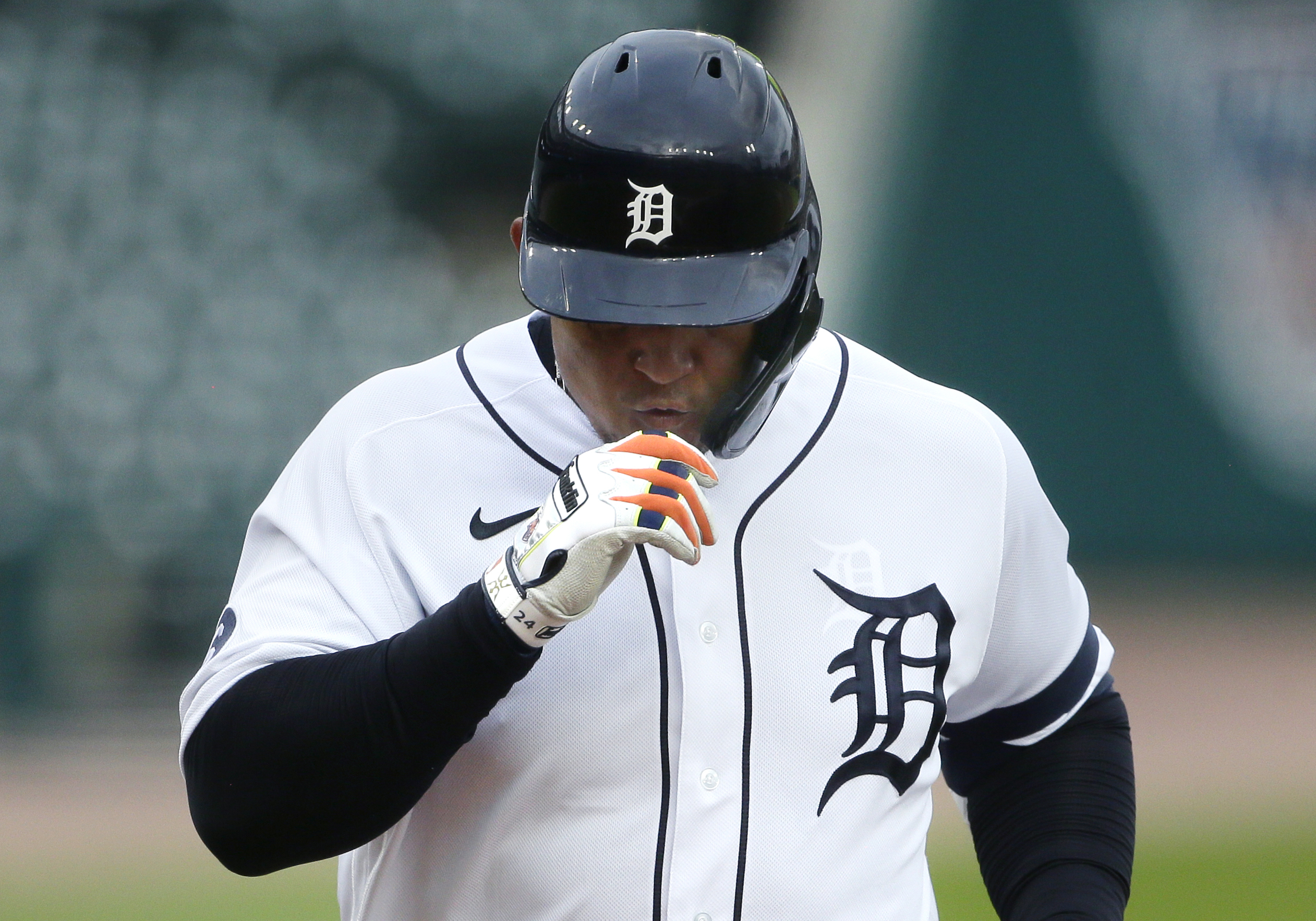 Miguel Cabrera sigue encendido tras pegar dos PODEROSOS cuadrangulares contra los Reales (VIDEOS)