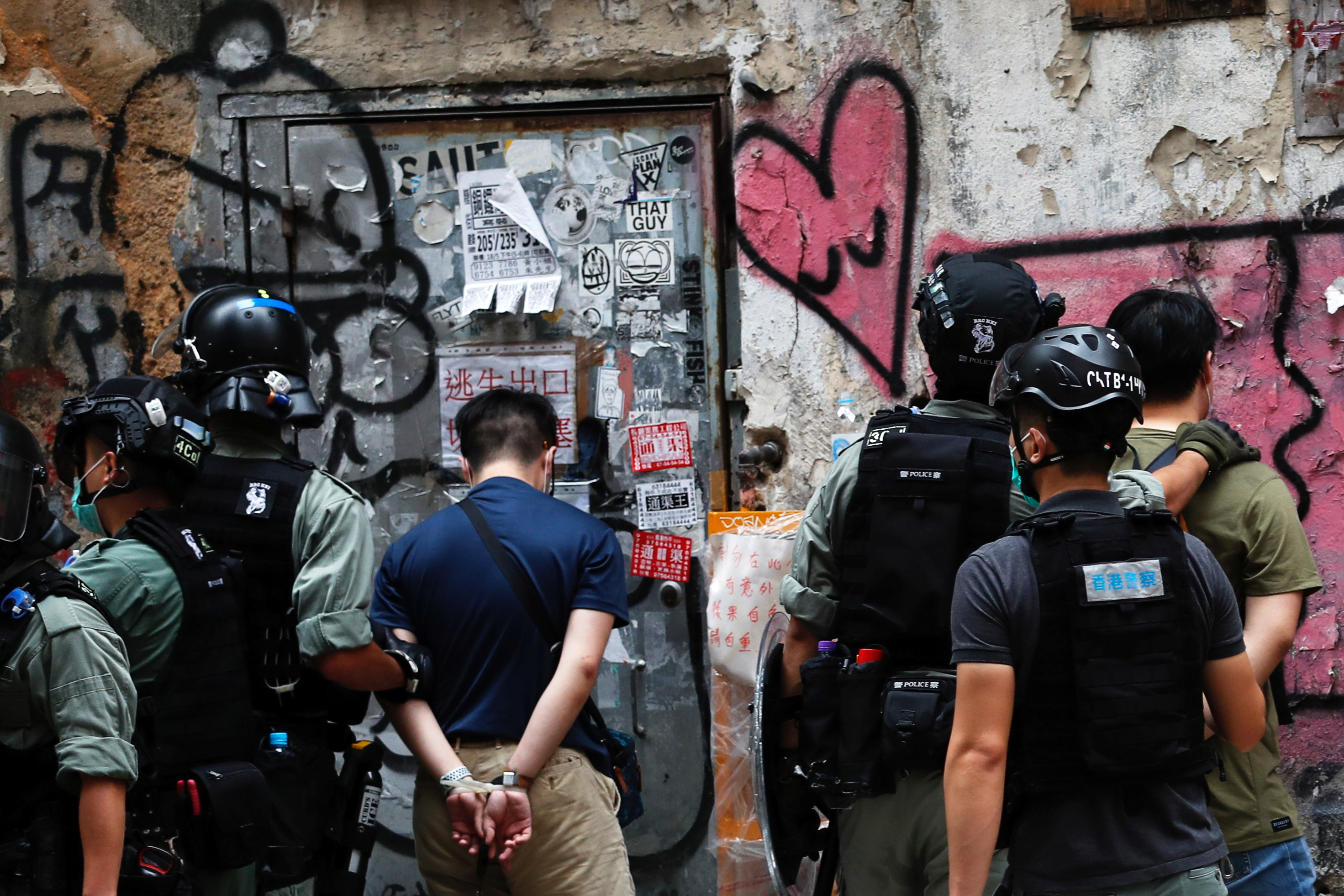 Once personas detenidas en Hong Kong por ayudar a activistas a huir a Taiwán