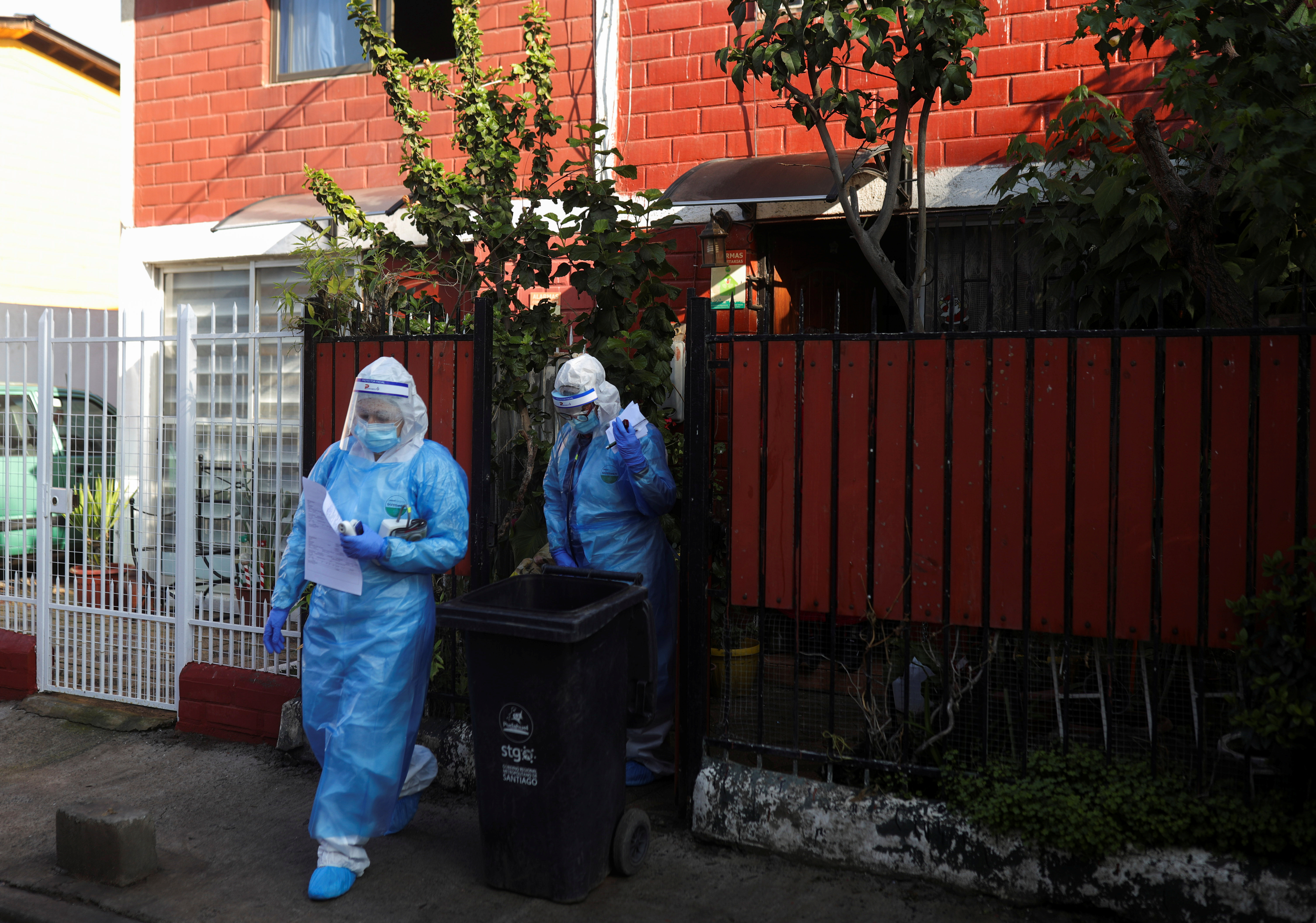 Médicos venezolanos pasan al frente en la lucha contra el Covid-19 en Chile