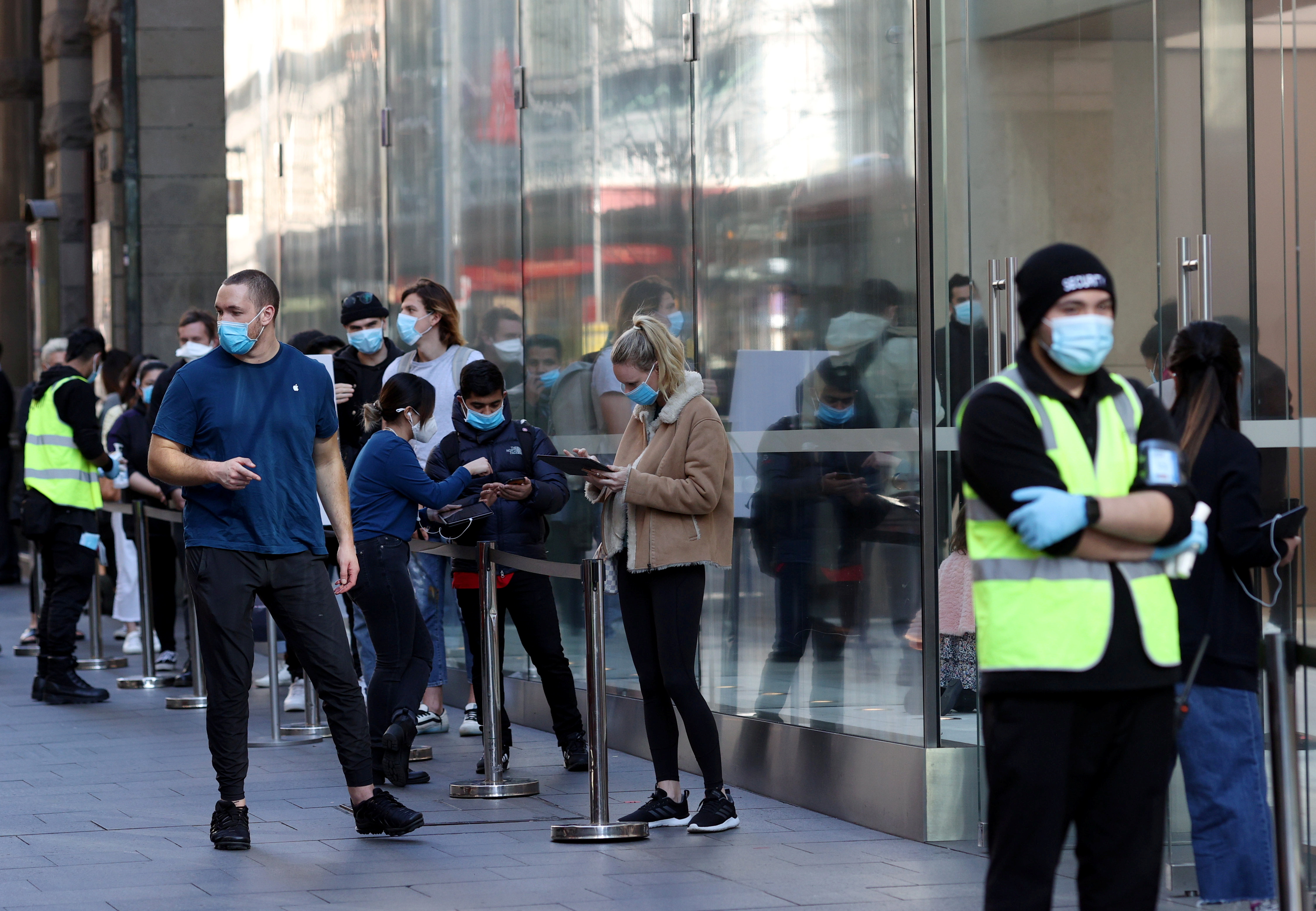 Australia vuelve a confinar Melbourne ante un brote de coronavirus