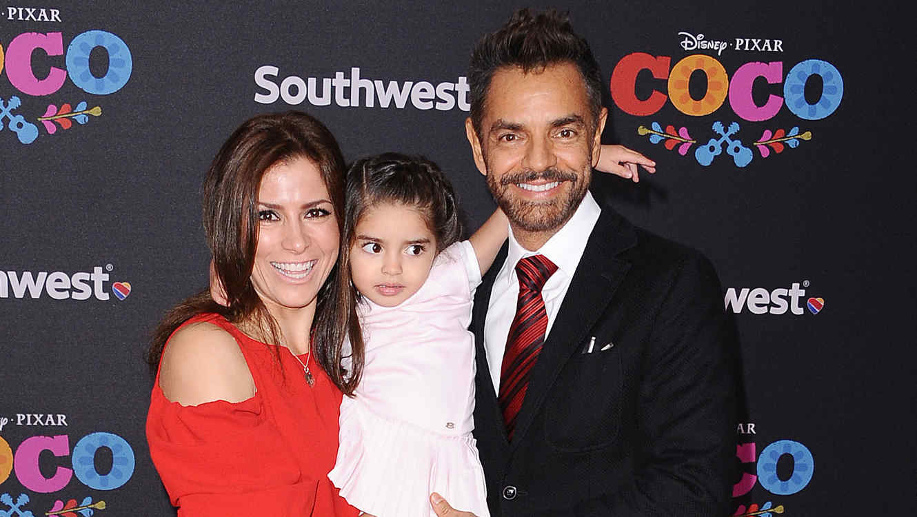 Atacan a esposa de Eugenio Derbez por golpear a su hija en un video