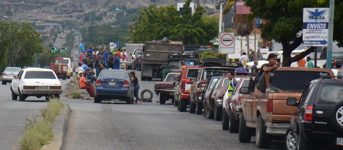 El caos se apodera de las estaciones de servicio en Lara