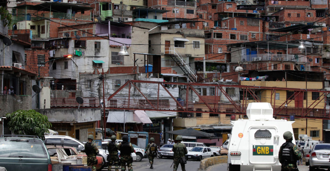 Reportan nuevo enfrentamiento entre funcionarios policiales y delincuentes en la Cota 905 #22Sep (VIDEOS)