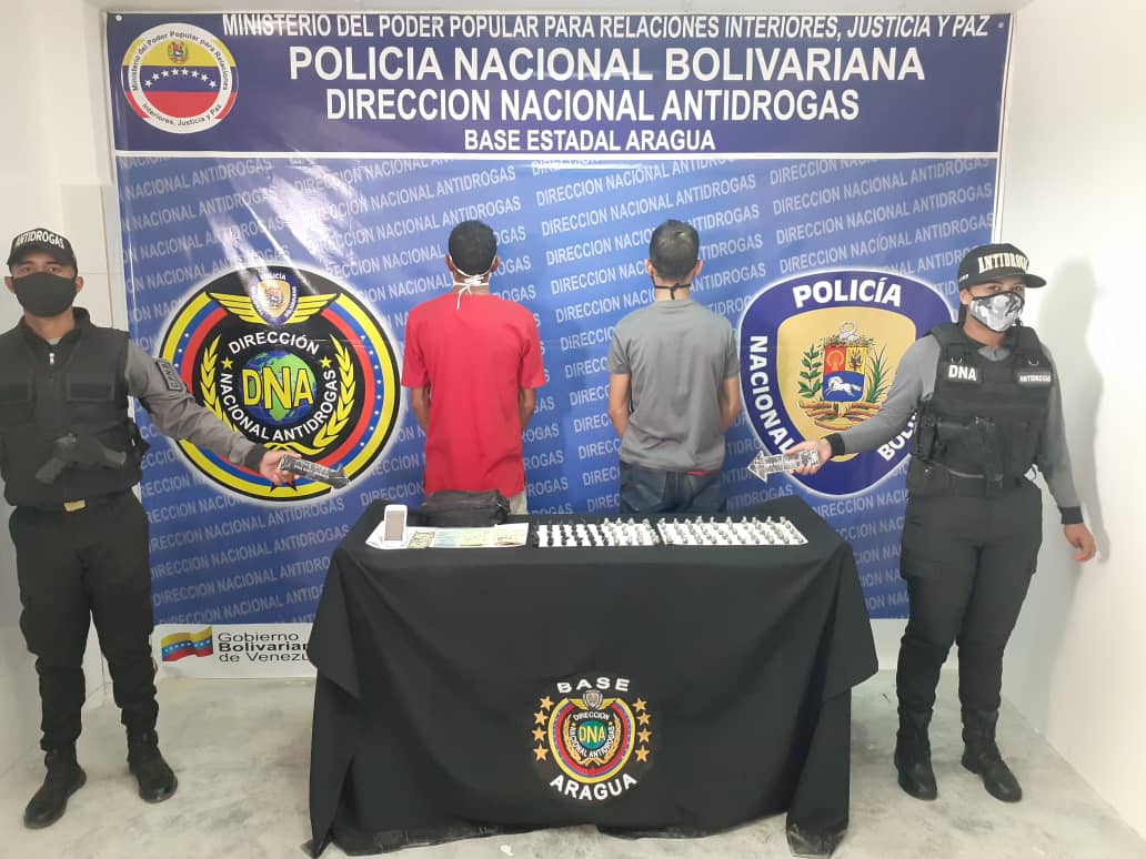 Detienen a dos individuos por tenencia de casi 300 gramos de presunta marihuana