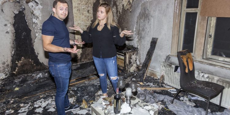 Preparó una velada para pedirle matrimonio a su novia pero incendió la casa por error (Fotos)