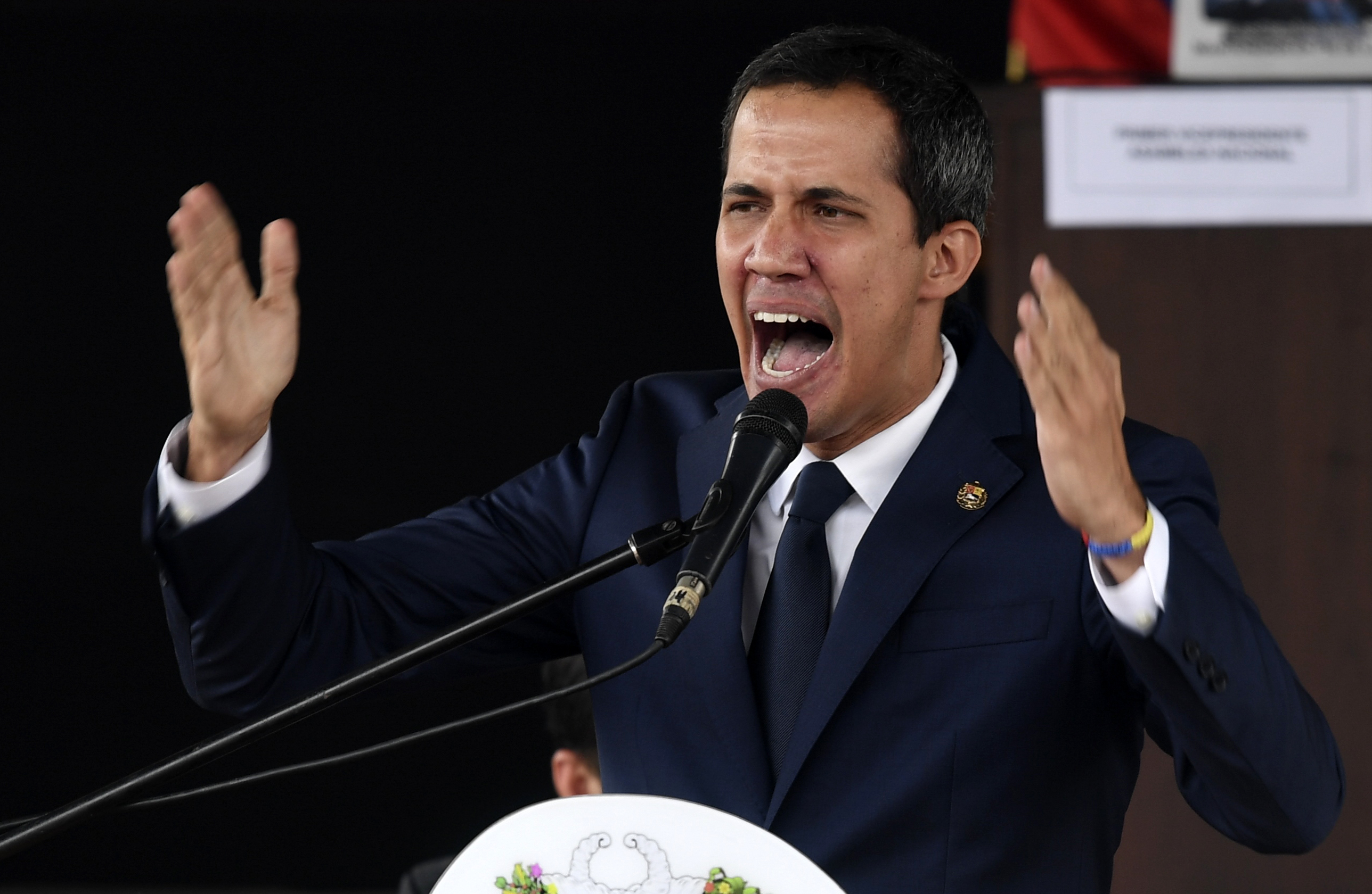 Guaidó alertó que Maduro creó zonas de distensión económica donde las mafias sacan ventaja