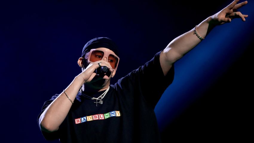 Bad Bunny sorprendió a sus fans con un concierto virtual en Nueva York