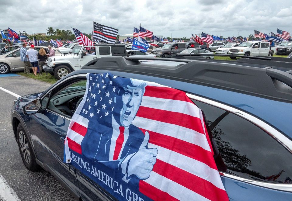 Miles de personas salieron a las calles de Miami para apoyar a Trump, incluyendo latinos (VIDEO)