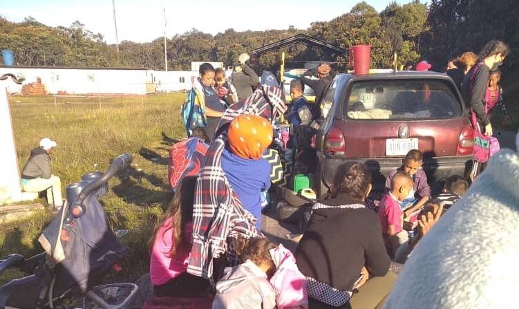 Denuncian que esbirros del régimen siguen cerrando el paso a venezolanos que retornan a Santa Elena de Uairén