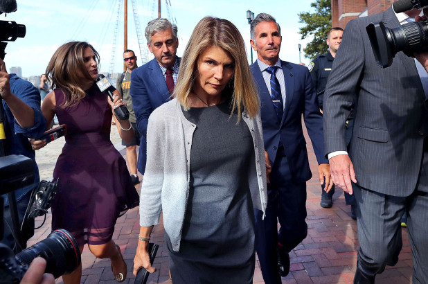 La cómoda prisión de Lori Loughlin ofrece clases de yoga, pilates y música