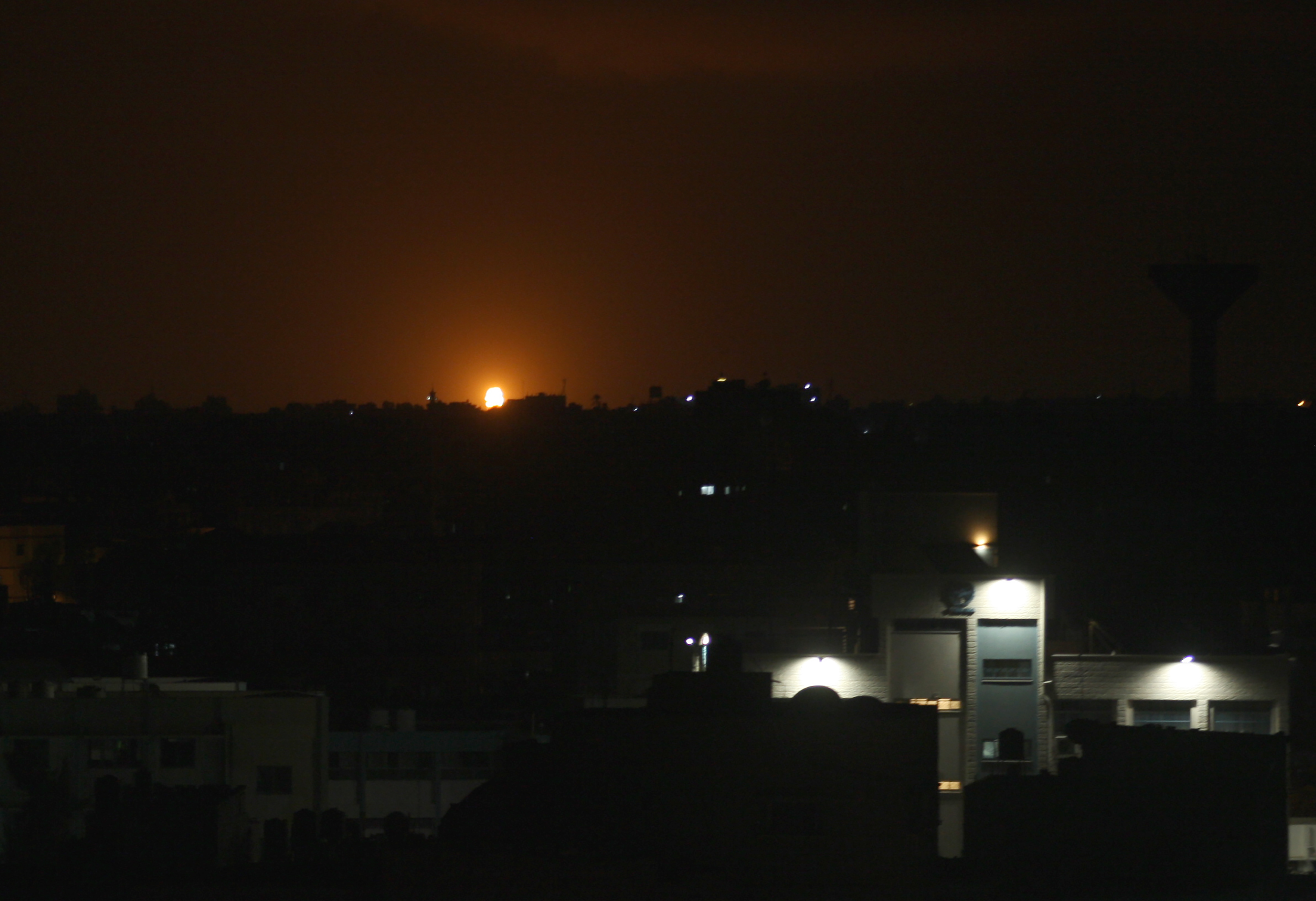 Israel bombardeó la Franja de Gaza tras descubrir un túnel subterráneo