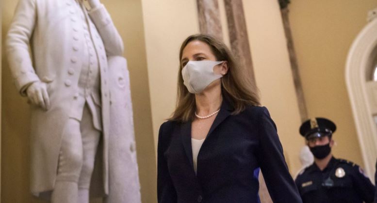 Senado de EEUU confirmó a la jueza Amy Coney Barrett para la Corte Suprema