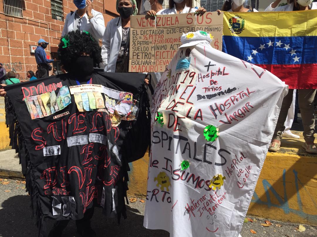 IMÁGENES: Sector salud se une a la protesta de docentes en Caracas #5Oct