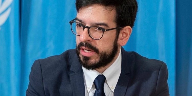 Miguel Pizarro: Trabajadores de Azul Positivo aún no son plenamente libres, siguen bajo régimen de presentación