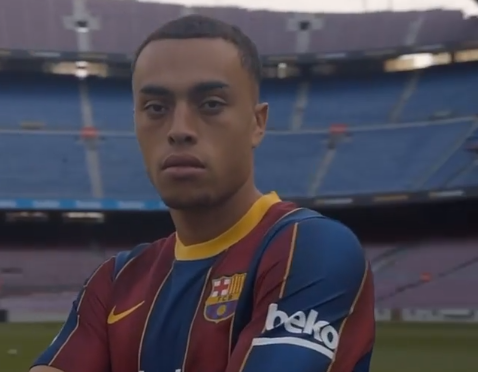 En Video: Director venezolano Henry Querales dejó su huella en la presentación de la nueva joya del Barcelona FC