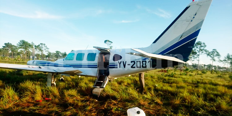 Tras enfrentamiento, Honduras incautó una narcoavioneta procedente de Venezuela (FOTOS)