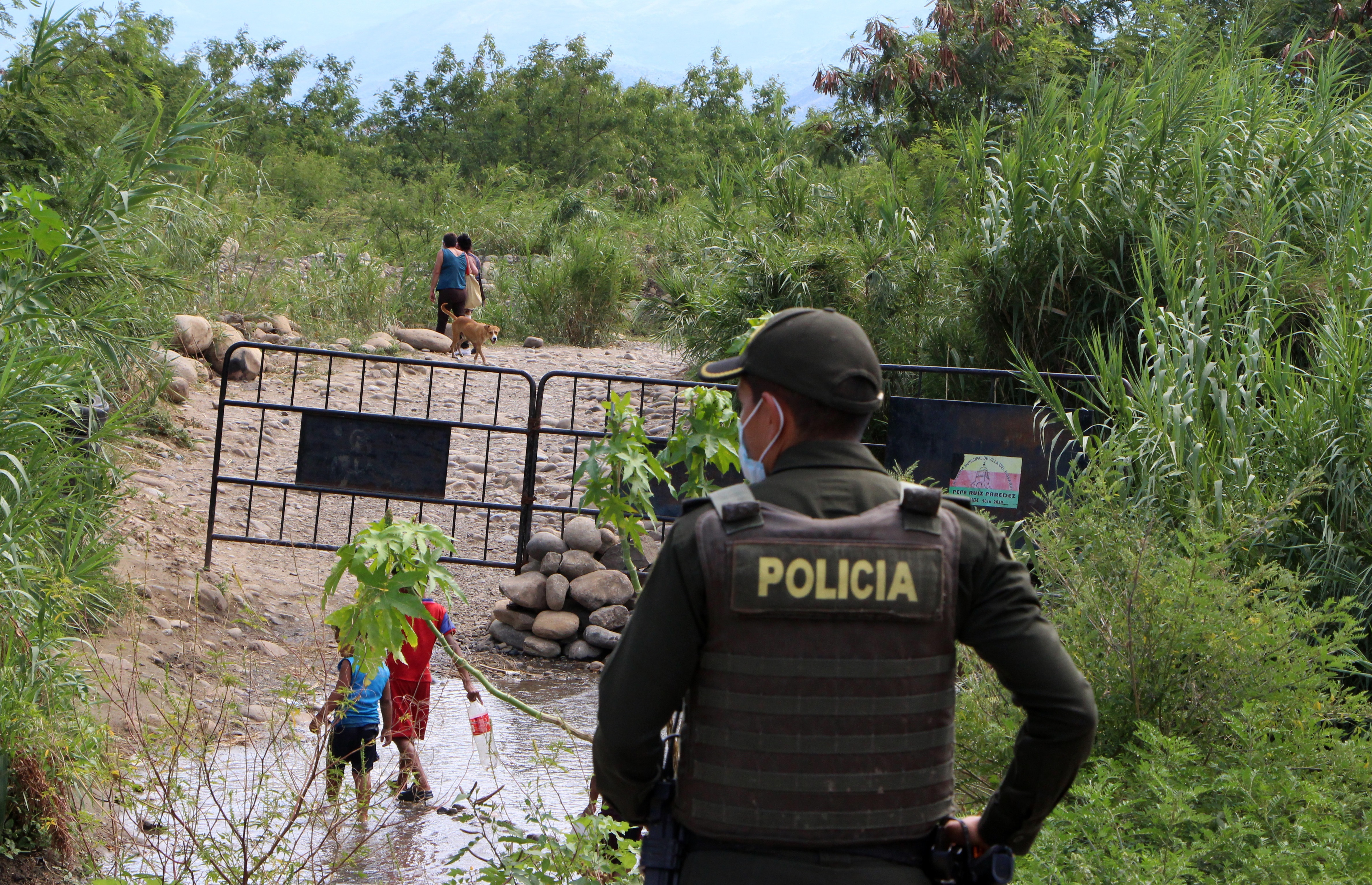 Indígenas denuncian represión policial en campamento de desplazados en Bogotá