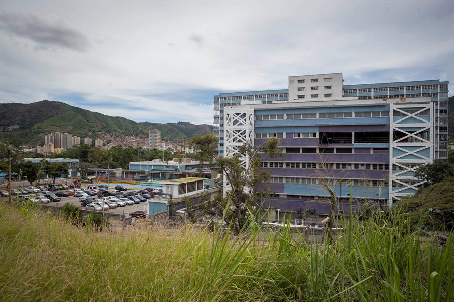 Delincuentes hurtaron al menos seis carros del estacionamiento del hospital Pérez Carreño