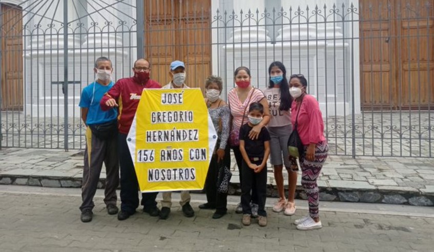 Venezolanos amanecieron frente a la iglesia la Candelaria para rendir tributo al Dr. José Gregorio Hernández #26Oct (FOTOS)