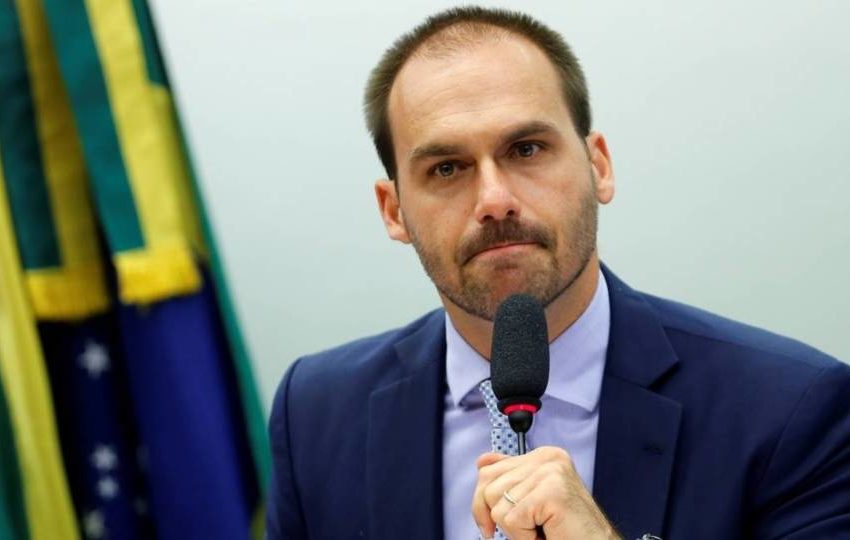 Eduardo Bolsonaro, dice que empresas de Roraima alimentan a la minería de oro esclava en el “narcotráfico de Maduro”