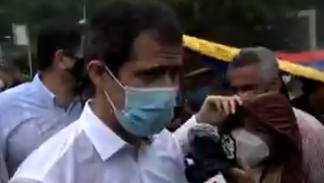 EN VIDEO: Juan Guaidó en las calles acompañando la protesta de docentes #5Oct