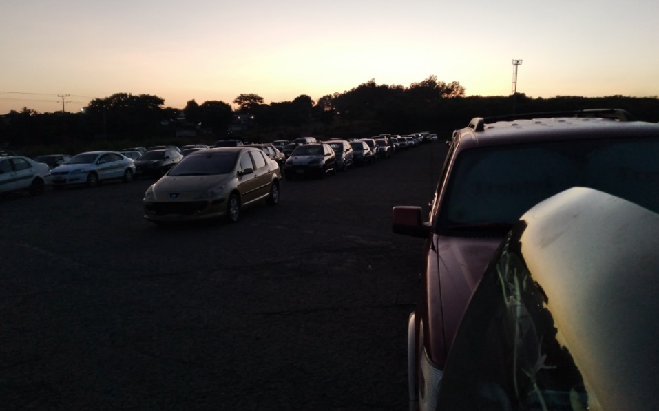 La GIGANTESCA cola de carros para surtir gasolina en Guayana este #22Oct (FOTO)