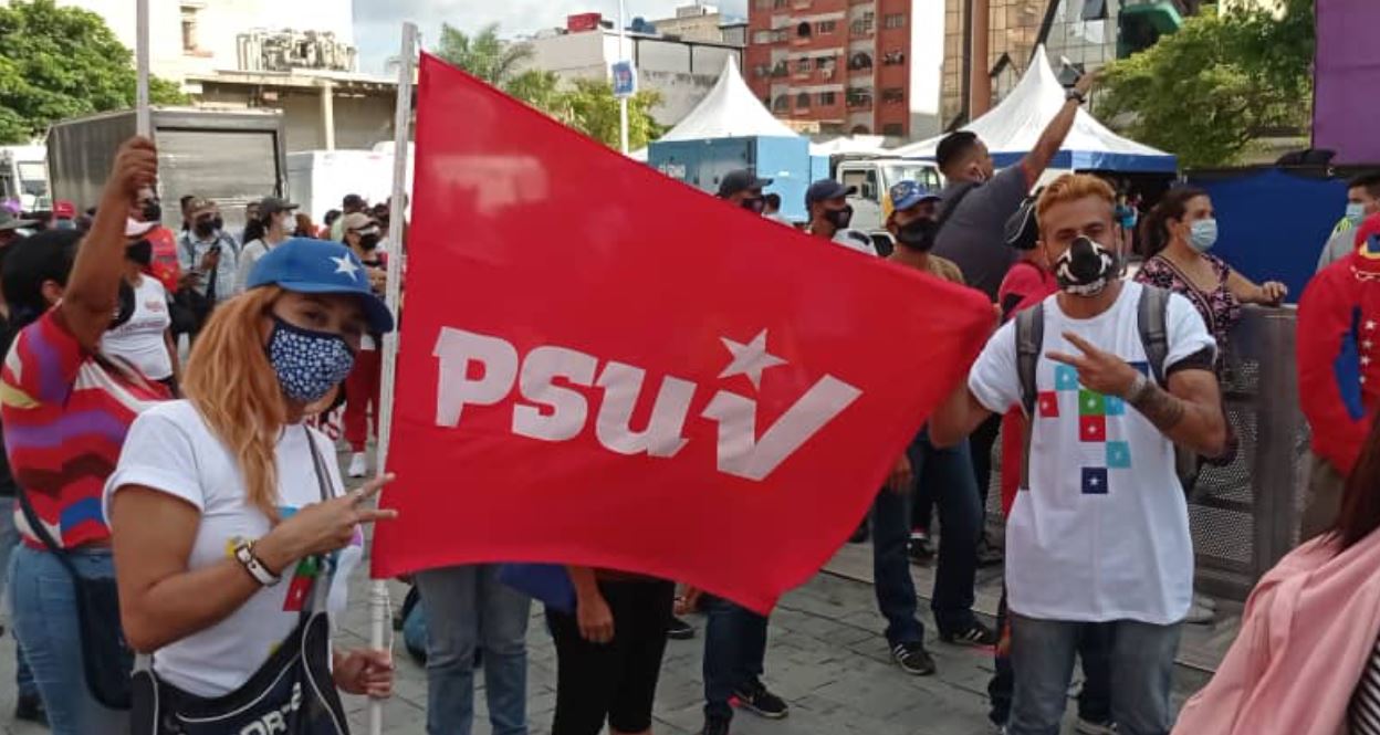 Chavismo se olvidó del Covid-19 para apretujar a su militancia en la Diego Ibarra (Fotos)