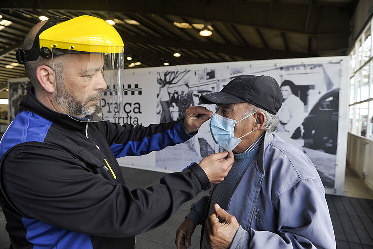 Portugal, en estado de emergencia sanitaria, prepara el toque de queda