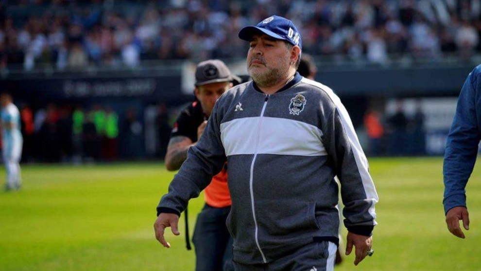 Maradona pasaba por una depresión previa a su cirugía