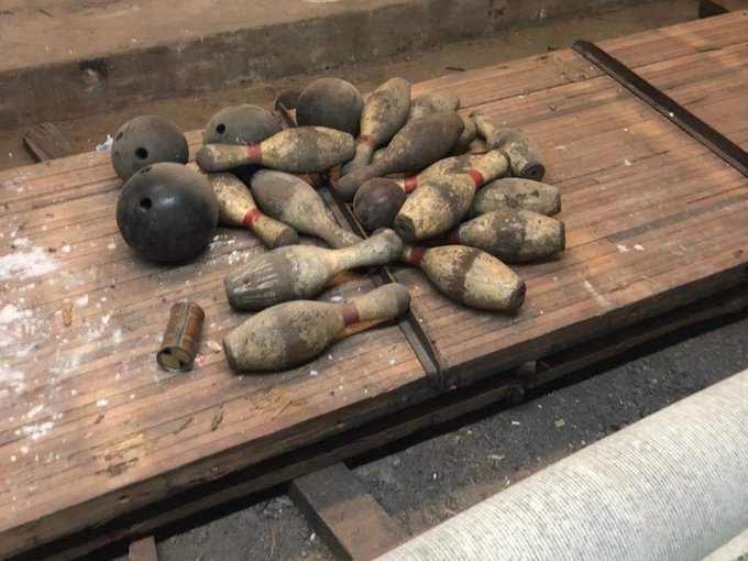 Encontraron un bowling de hace 100 años debajo de un edificio en Nueva Jersey