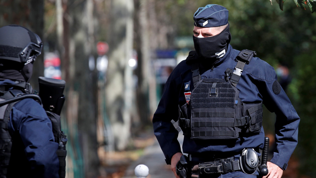 Arrestan en París a un hombre con un machete