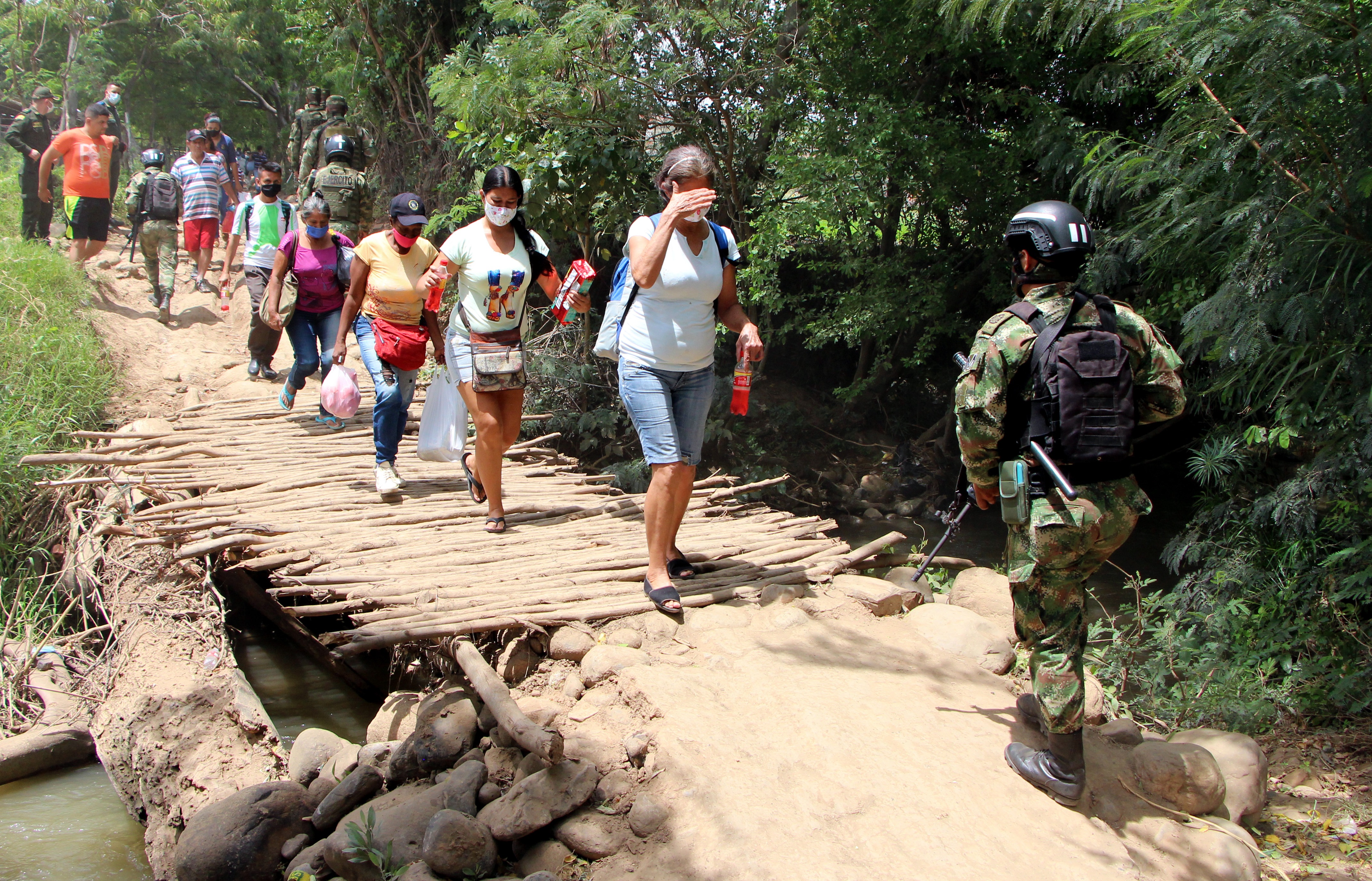 Salir de Venezuela: Encuentro cercano con la corrupción y la guerrilla