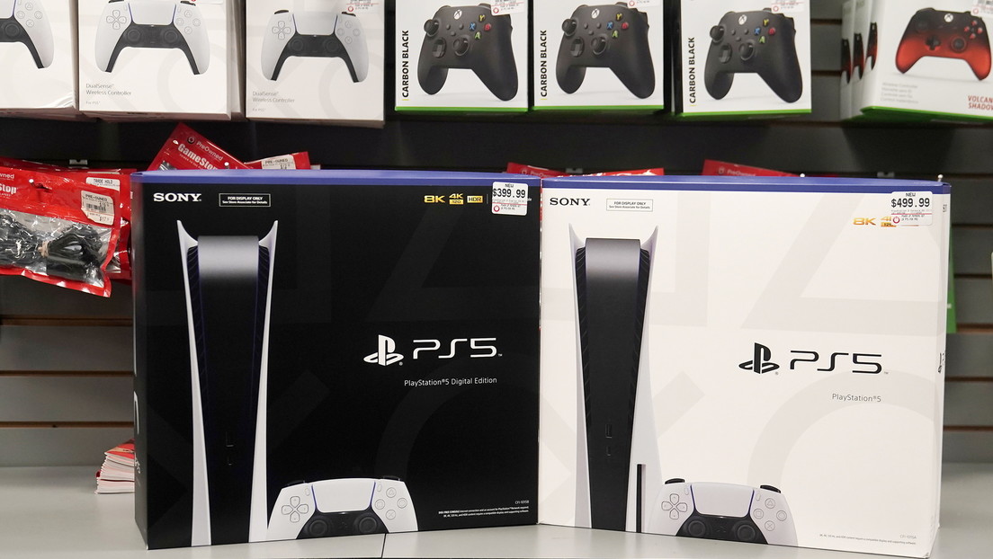 Compró una PlayStation 5 en eBay pero al abrir la caja descubrió algo lamentable